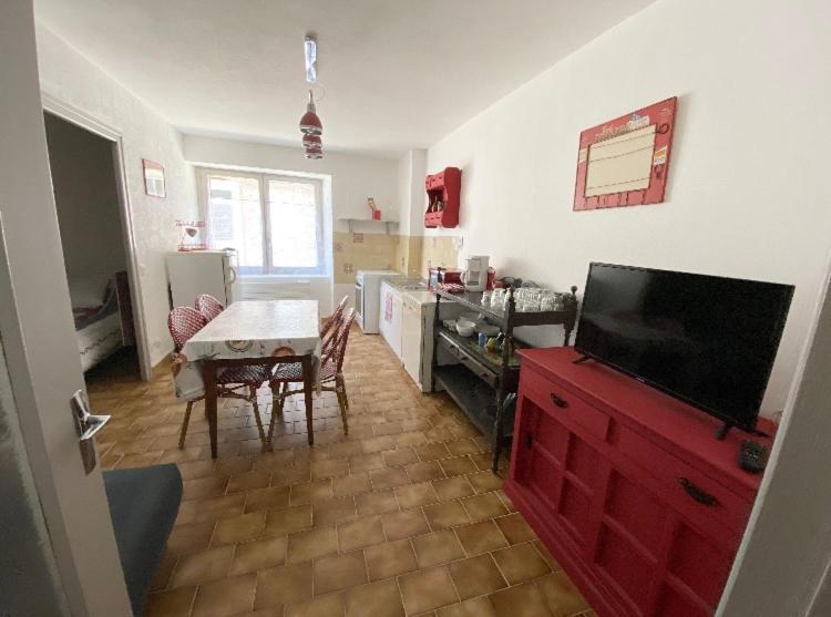 Studio En Rez-De-Chaussee Tout Equipe Jullianges Εξωτερικό φωτογραφία